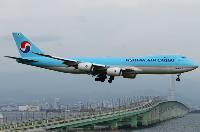 BOEING 747-8 (HL7623)