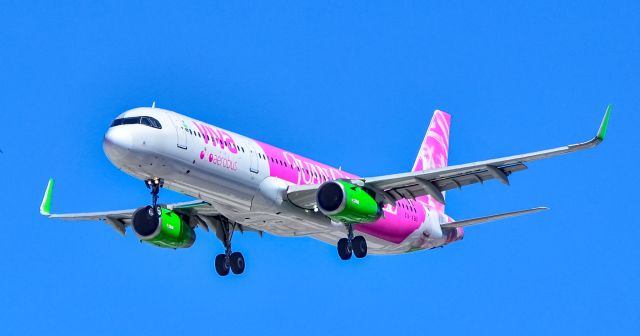 Airbus A321 (XA-VBV) - XA-VBV Viva Aerobus Airbus A321-231 s/n 6219 "Juan Gabriel" - Las Vegas Harry Reid International Airport KLASbr /Photo: Tomás Del Corobr /March 25, 2025
