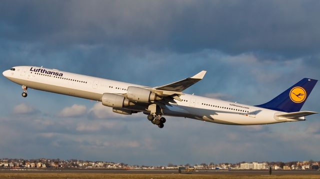 Airbus A340-600 (D-AIHC) - D-AIHC Lufthansa A340-600 City of Essen launching off 33L @ KBOS Logan Airport on FlightAware.Com !