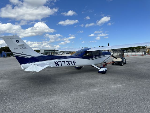 Cessna Skylane (N773TF)