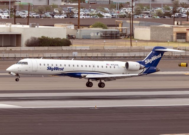 Canadair Regional Jet CRJ-700 (N752SK)