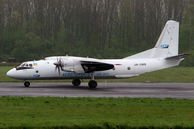 Antonov An-26 (UR-DWB)