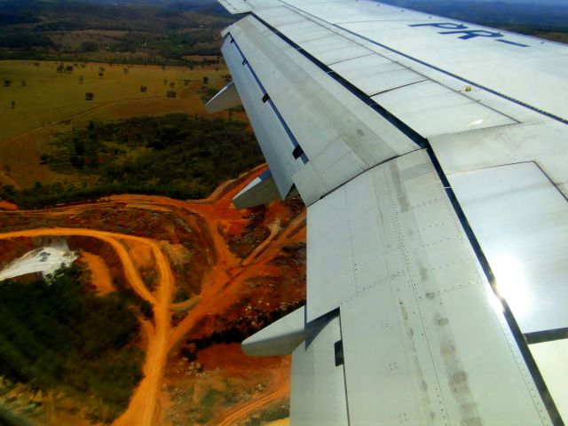 Boeing 737-800 (PR-GTL) - BOEING 737-800 OF GOL AIRLINES FROM VITÓRIA-ES TO BELO HORIZONTE-MG, BRAZIL.LANDING IN BELO HORIZONTE.