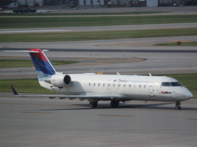 Canadair Challenger (N453SW) - Taxiing at MSP on 07/31/2011