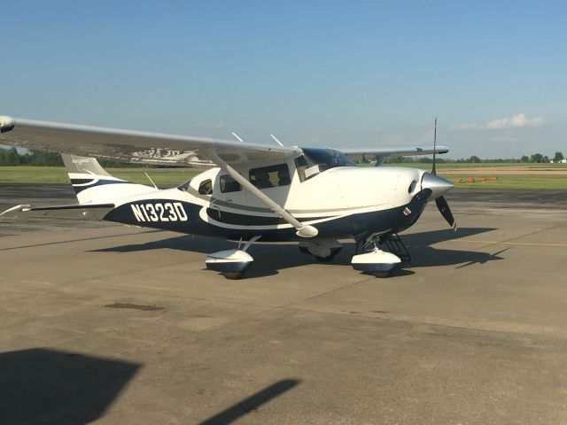 Cessna 206 Stationair (N1323D)