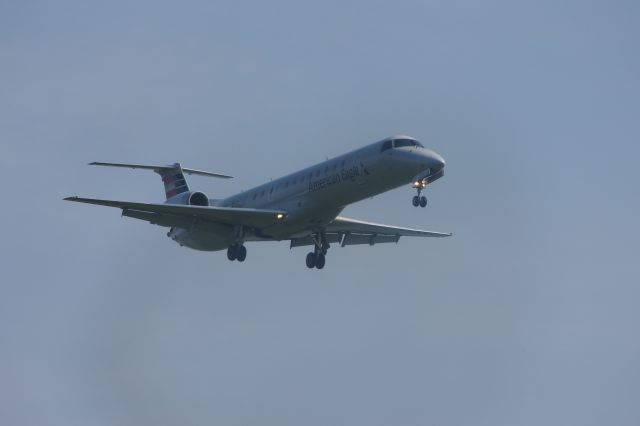 Embraer ERJ-145 (N610AE)