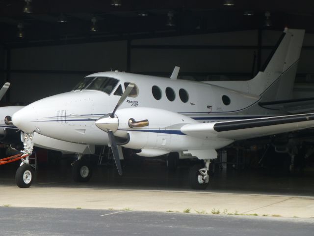 Beechcraft King Air 90 (N98PM)