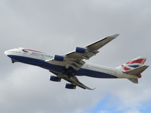 Boeing 747-400 (G-BNLV)