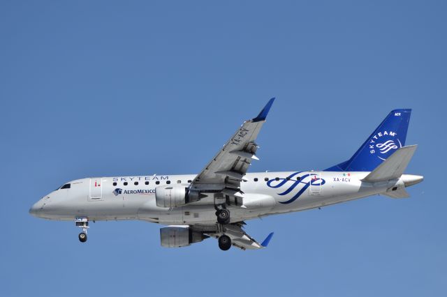 Embraer 170/175 (XA-ACV) - Aeromexico Connect Sky Team Livery.