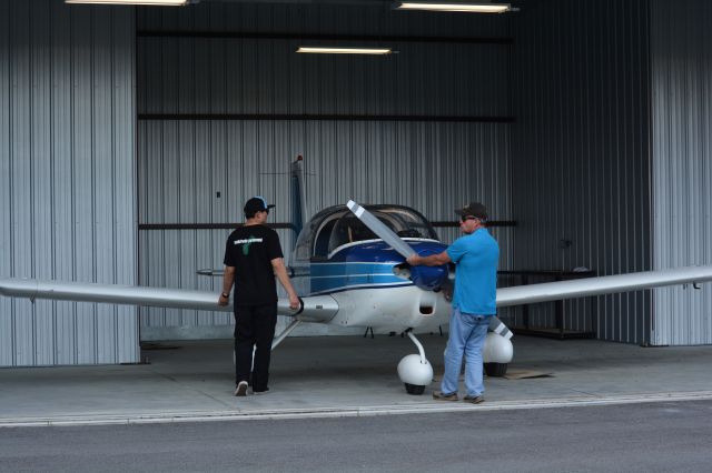 Grumman Tr2 (N5902L)