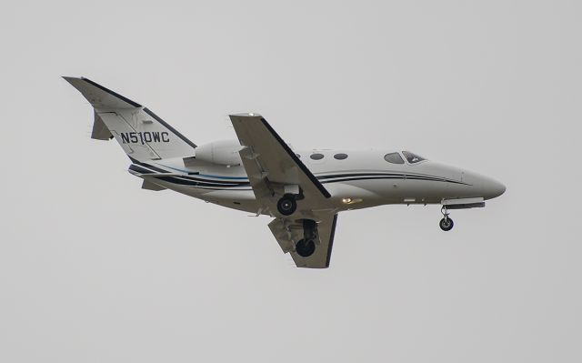 Cessna Citation Mustang (N510WC) - Runway 02L arrival @KDPA.