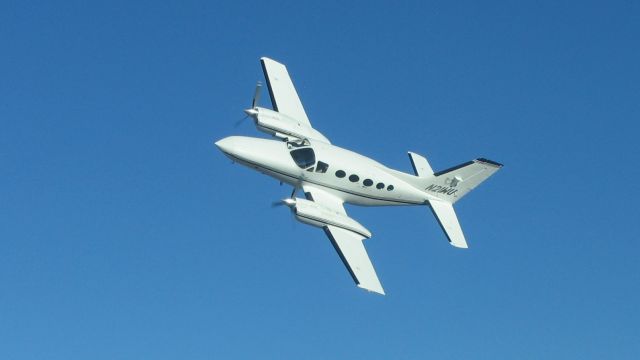 Cessna 421 (N21WU)