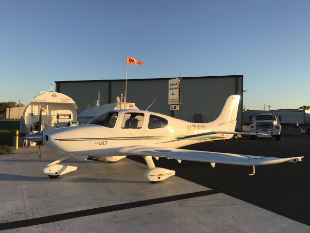 Cirrus SR-20 (N76D)