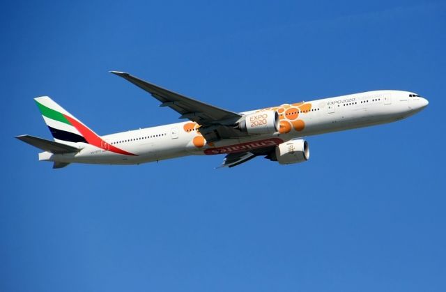 BOEING 777-300ER (A6-EPO)