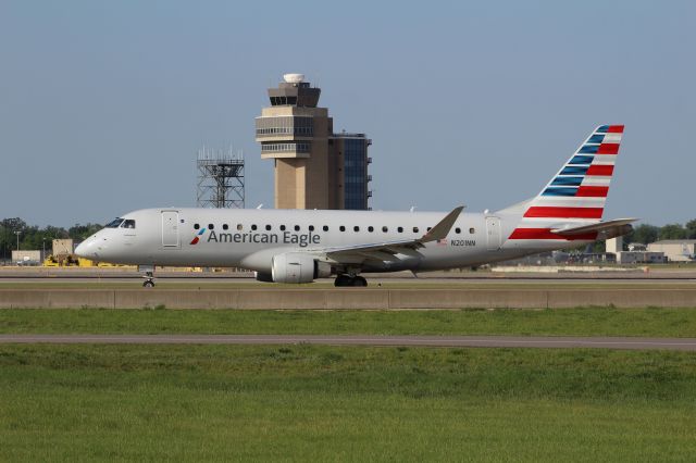 Embraer 175 (N201NN)