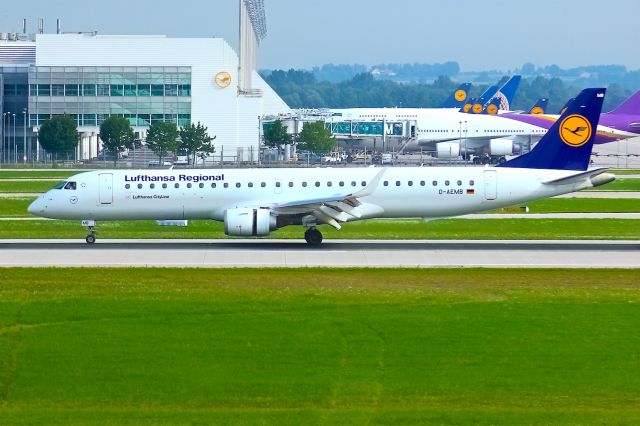 Embraer ERJ-190 (D-AEMB)