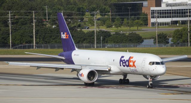 Boeing 757-200 (N794FD) - Excellent arrival of this 1993 built 757. Originally from United!