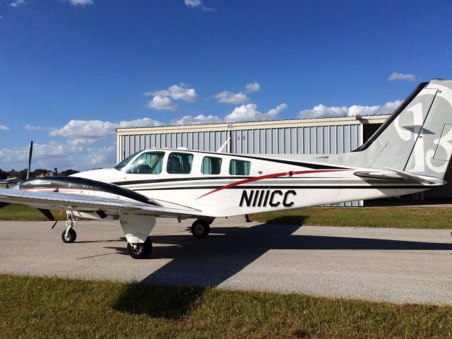 Beechcraft Baron (58) (N111CC)