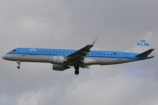 Embraer ERJ-190 (PH-EZV)