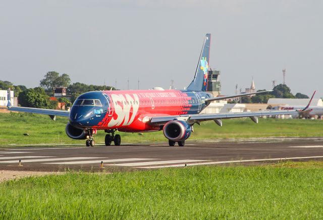 EMBRAER 195 (PR-AUQ)