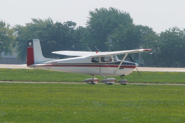 Cessna Skyhawk (N7018A)