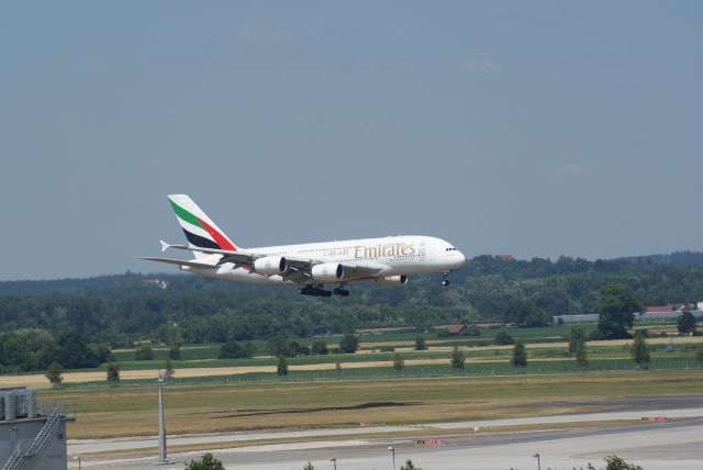 Airbus A380-800 (A6-EDK)