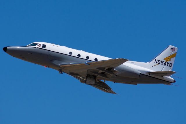 North American Sabreliner (N654YS)