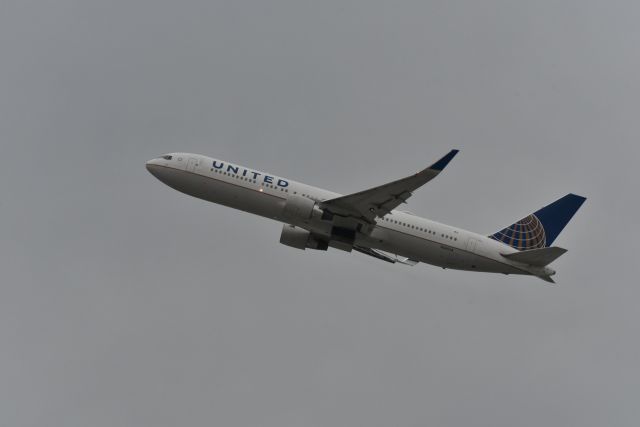 BOEING 767-300 (N665UA) - Taken 19 Jan 2020