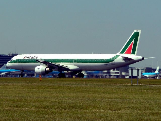 Airbus A321 (I-BIXQ)