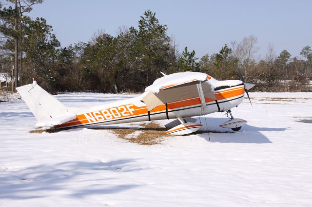 Cessna Skyhawk (N6802F)