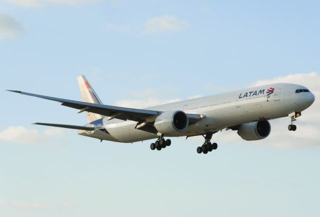 BOEING 777-300ER (PT-MUC) - Arriving from Sao Paulo(GRU/SBGR)