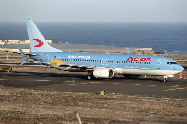 Boeing 737-800 (I-NEOU) - Covering the TUI Airways flight Tenerife (TFS) Birmingham (BHX) BY7671