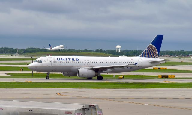 Airbus A320 (N440UA) - United Airbus A320-232 N440UA in Chicago 