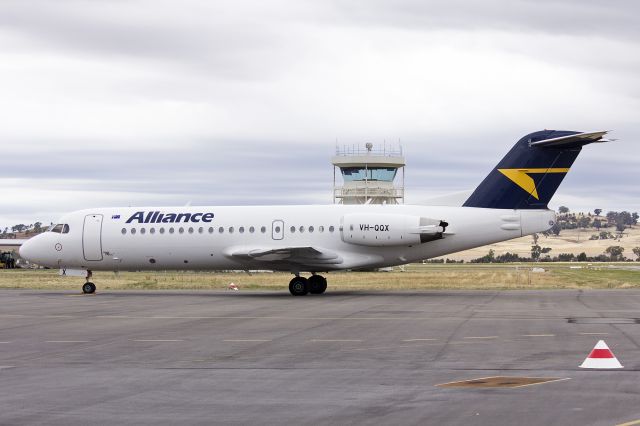 Fokker 70 (VH-QQX) - Alliance (VH-QQX) Fokker F70 parked on the tarmac at Wagga Wagga Airport.
