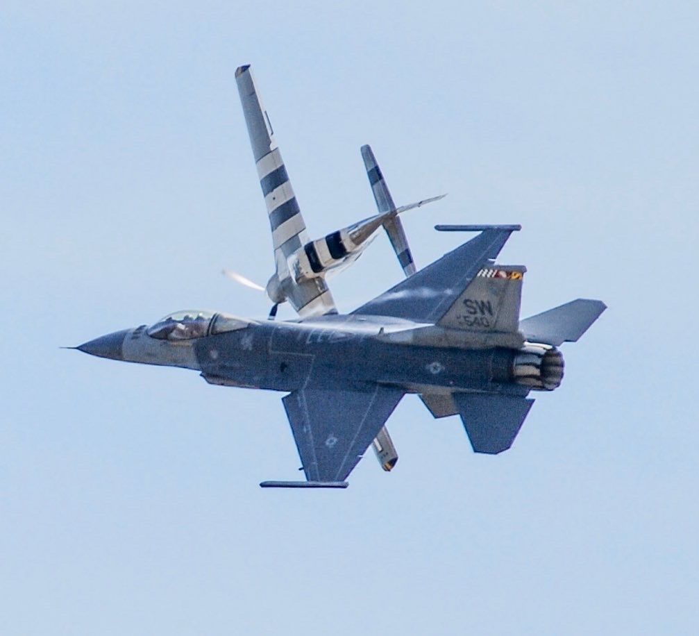 Lockheed F-16 Fighting Falcon (93-0540) - The USAF F-16 Viper Demo Team flying with the P-51 Mustang as they perform the crossover pass.  Taken at the 2022 Shaw Air and Space Expo.  4/2/2022.