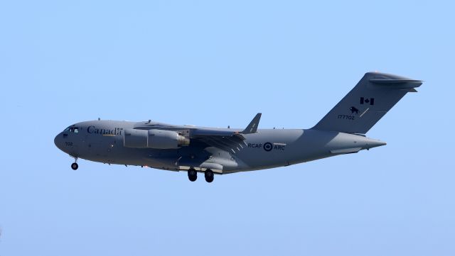 Boeing Globemaster III (17-7702) - Arriving to Nice airport , France , 03/11/2020 - 429 tranport squadron " les Bisons"