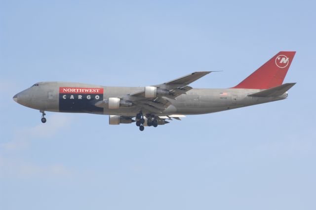 Boeing 747-200 (N617US) - Final Approach to Narita Intl Airport R/W34L on 2007/1/1