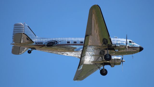 Douglas DC-3 (N3006)