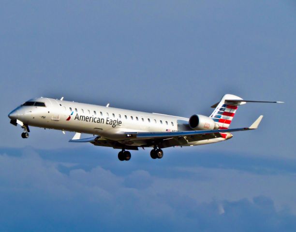 Canadair Regional Jet CRJ-700 (N539EA)