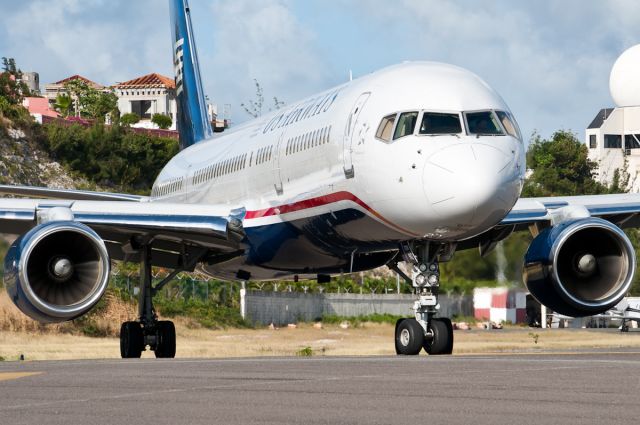 Boeing 757-200 (N942UW)