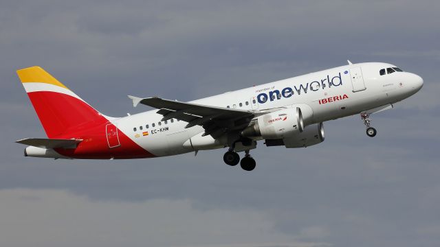 Airbus A319 (EC-KHM)