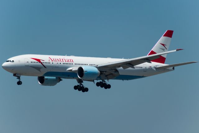 Boeing 777-200 (OE-LPC) - The new flight from Vienna only a few weeks old seen here arriving into LA