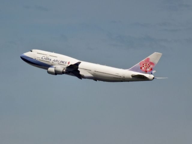 Boeing 747-400 (B-18211)