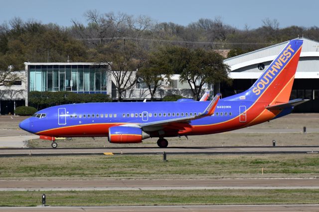 Boeing 737-700 (N490WN)