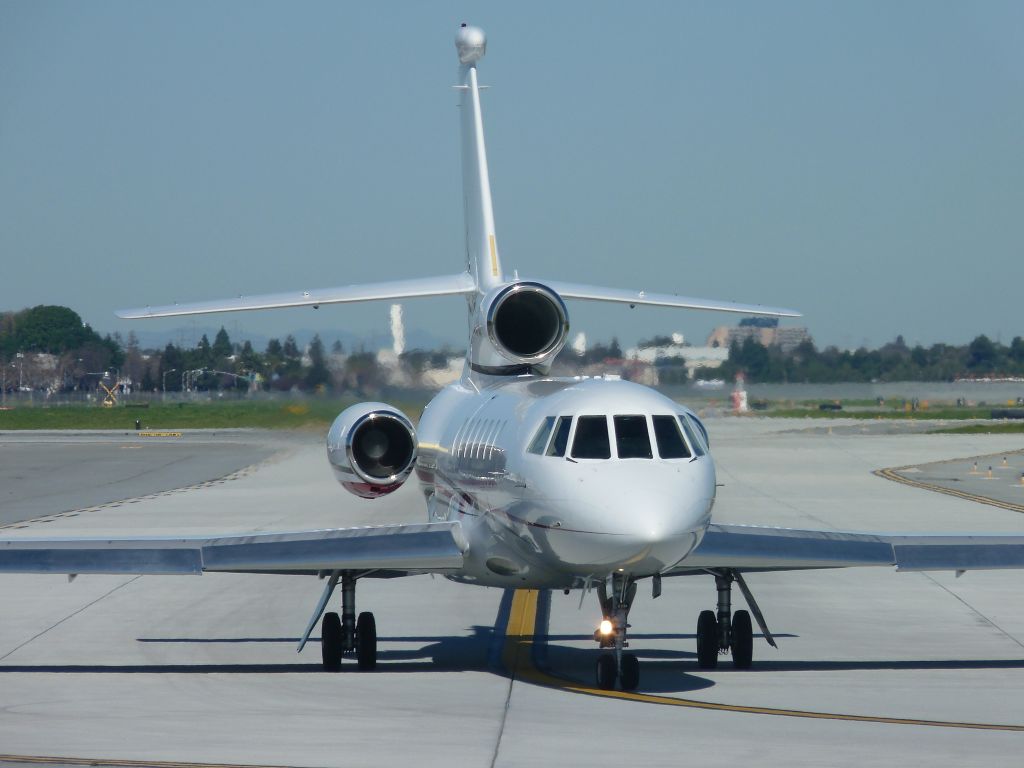 Dassault Falcon 50 (N566L)