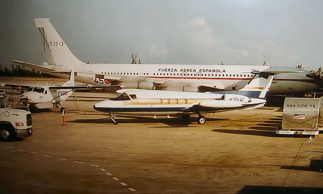 NAL Hansa (N301AT) - Pelican Express HFB320 Hansa Jet N301AT  San Juan - Luis Munoz Marin International (SJU / TJSJ) Puerto Rico. Photo: Tomas Del Coro