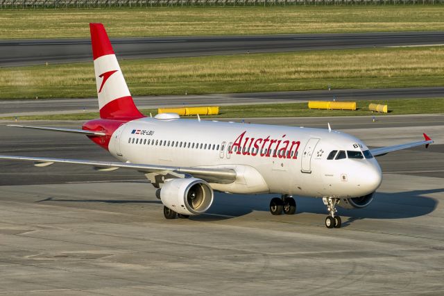 Airbus A320 (OE-LBU) - 12th June., 2022: Taxiing to the gate at Vienna International Airport after arrival from Tirana's Rinas Mother Teresa Airport as flight OS 850 