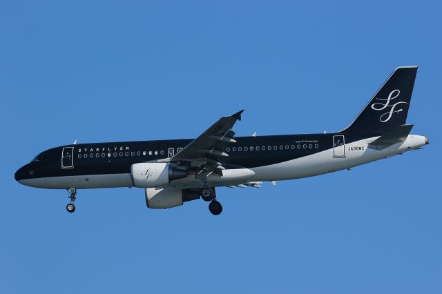 Airbus A320 (JA06MC)