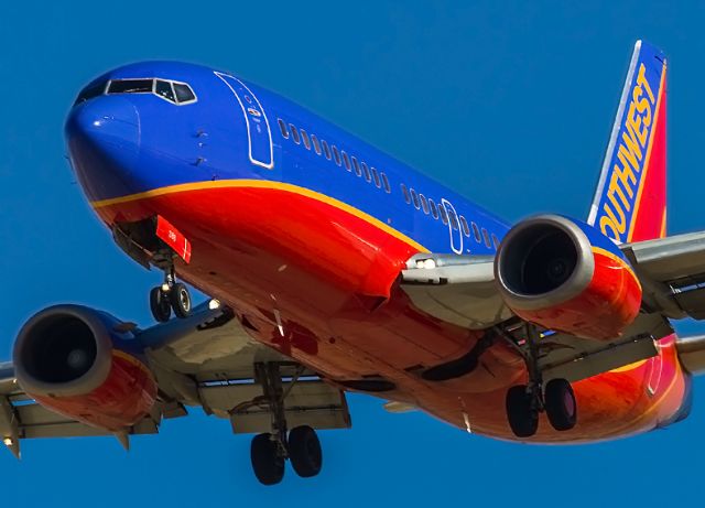 BOEING 737-300 (N388SW)