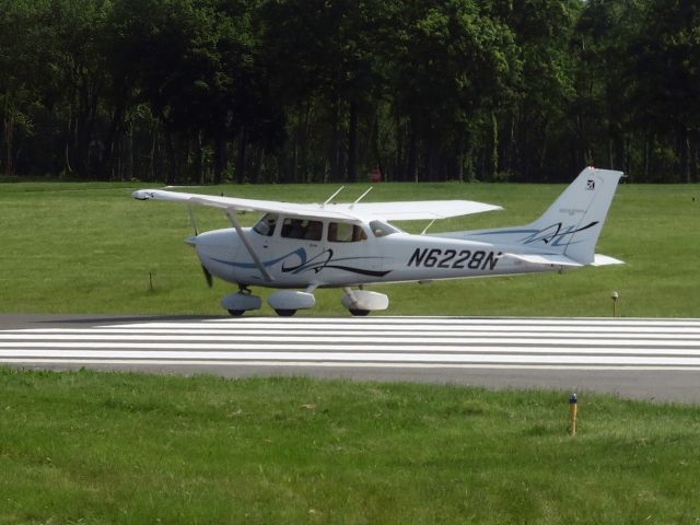 Cessna Skyhawk (N6228N) - 2 July 2015. Take off runway 34.